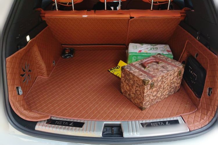 Used NETA L 2024 Extended-Range 310 Flash-Charge Red Edition Trunk
