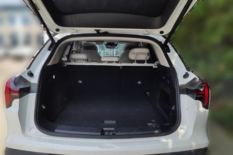 Used NETA L 2024 Extended-Range 310 Flash-Charge Red Edition Trunk