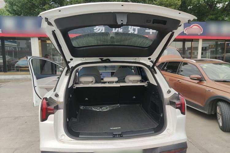 Used NETA L 2024 Extended-Range 310 Flash-Charge Red Edition Trunk
