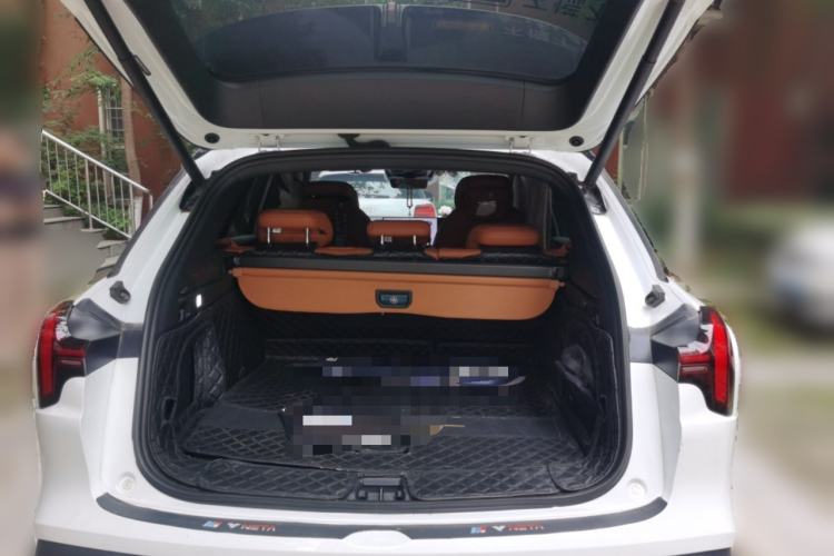 Used NETA L 2024 Extended-Range 310 Flash-Charge Red Edition Trunk