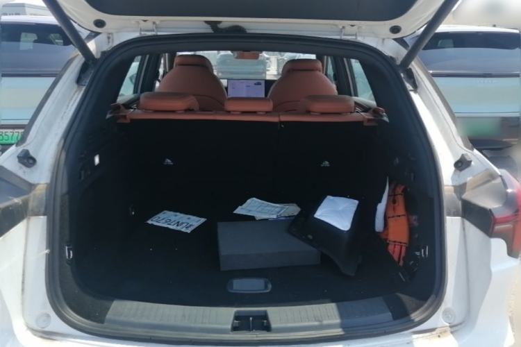 Used NETA L 2024 Extended-Range 310 Flash-Charge Red Edition Trunk