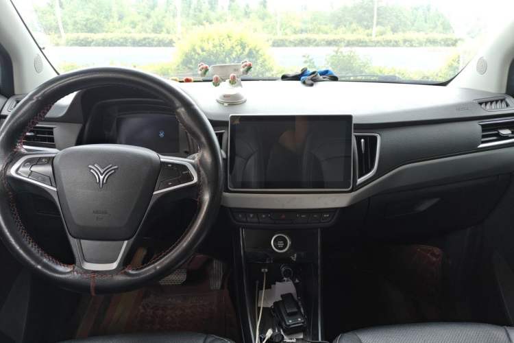 Used NETA N01 2019 380V Center Console