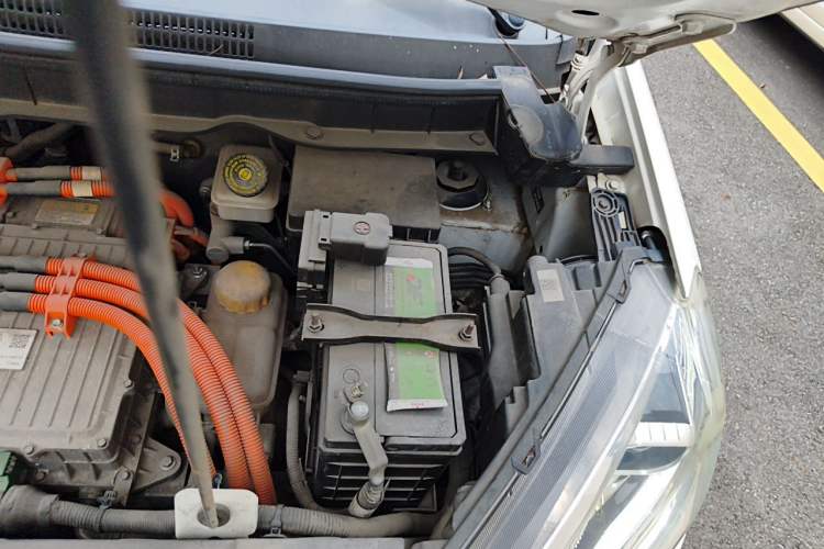 Used NETA N01 2019 380i Engine Bay Left