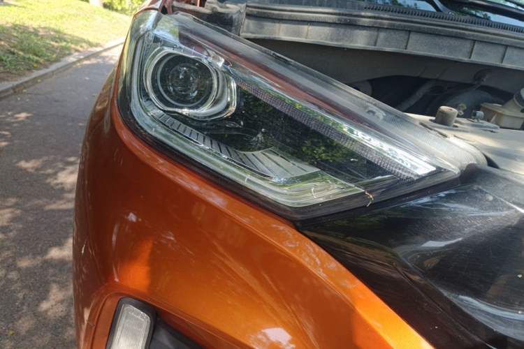 Used NETA N01 2020 380T Industry Custom Edition Right Front Headlight