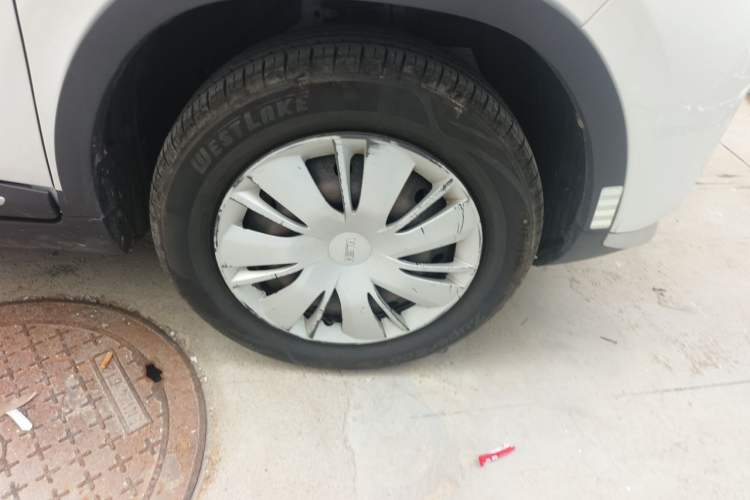 Used NETA N01 2020 380T Industry Custom Edition Right Front Wheel Hub
