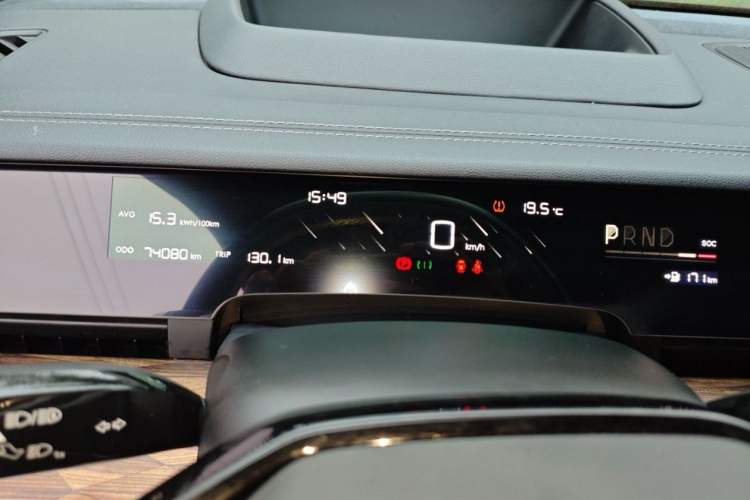 Used NETA S 2022 All-Electric 715 km Range Rear-Drive Deluxe Version Odometer Close Up