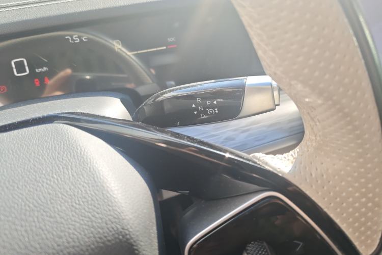Used NETA S 2022 All-Electric 650 km Four-Wheel Drive Premium Version Gear Lever