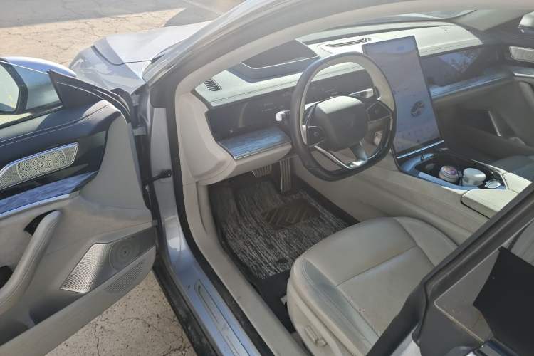 Used NETA S 2022 All-Electric 650 km Four-Wheel Drive Premium Version Interior 3
