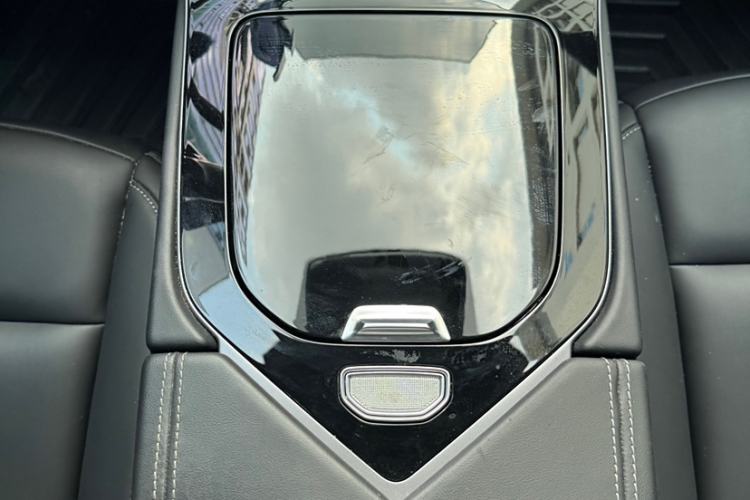 Used NETA S 2022 Extended-Range Version 1160 km Range Rear-Wheel Drive Mid-Grade Interior 5
