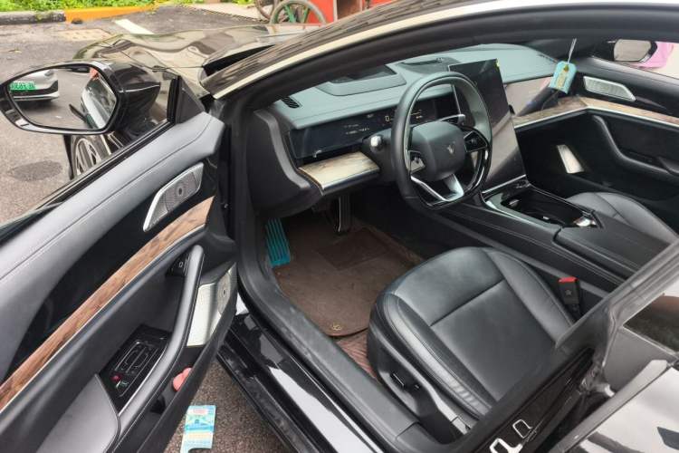 Used NETA S 2022 Pure Electric 715 km Range Rear-Wheel Drive Mid-Range Version Driver Seat