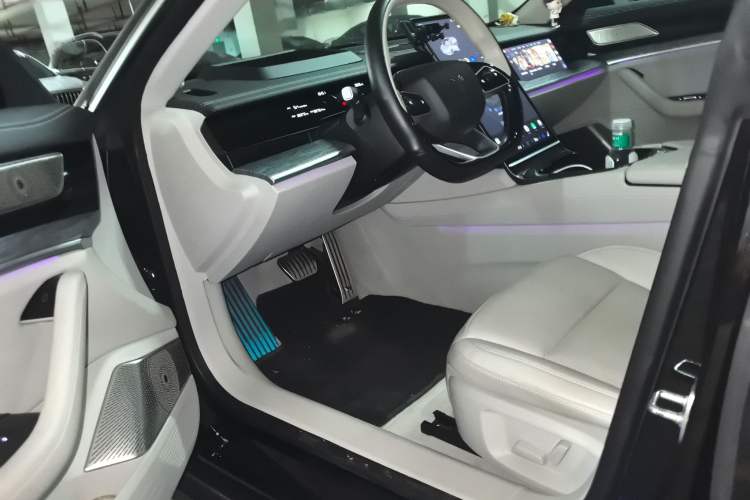 Used NETA S 2022 Extended-Range Version 1160 km Range Rear-Wheel Drive Mid-Grade Driver Seat