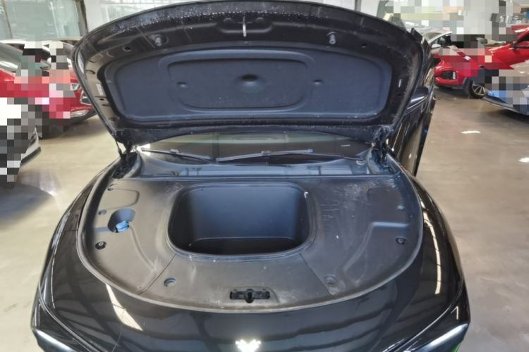 Used NETA S 2022 All-Electric 650 km Four-Wheel Drive Flagship Edition Engine Bay