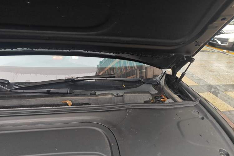 Used NETA S 2022 Extended-Range Version 1160 km Range Rear-Wheel-Drive Compact Edition Engine Bay Left
