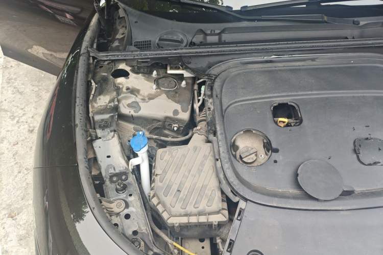 Used NETA S 2022 Extended-Range Version 1160 km Range Rear-Wheel-Drive Compact Edition Engine Bay Right