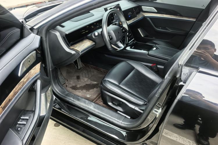 Used NETA S 2022 Extended-Range Version 1160 km Range Rear-Wheel Drive Mid-Grade Exterior 3