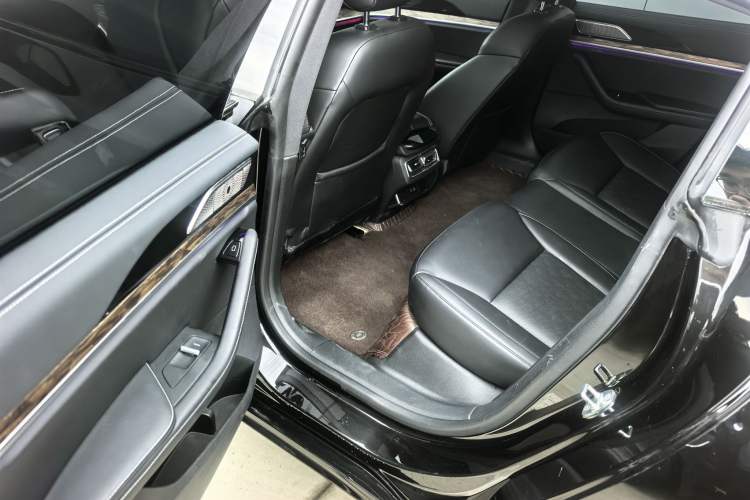 Used NETA S 2022 Extended-Range Version 1160 km Range Rear-Wheel Drive Mid-Grade Exterior 4
