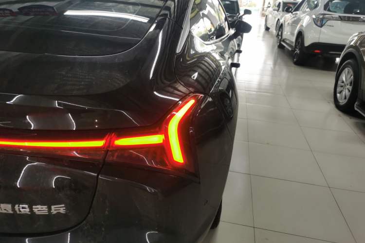 Used NETA S 2022 Extended-Range Version 1160 km Range Rear-Wheel Drive Mid-Grade Exterior 6
