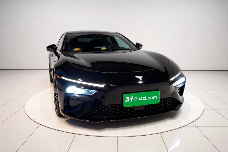 Used NETA S 2022 Pure Electric 715 km Range Rear-Wheel Drive LiDAR Version Front Right 45 Deg