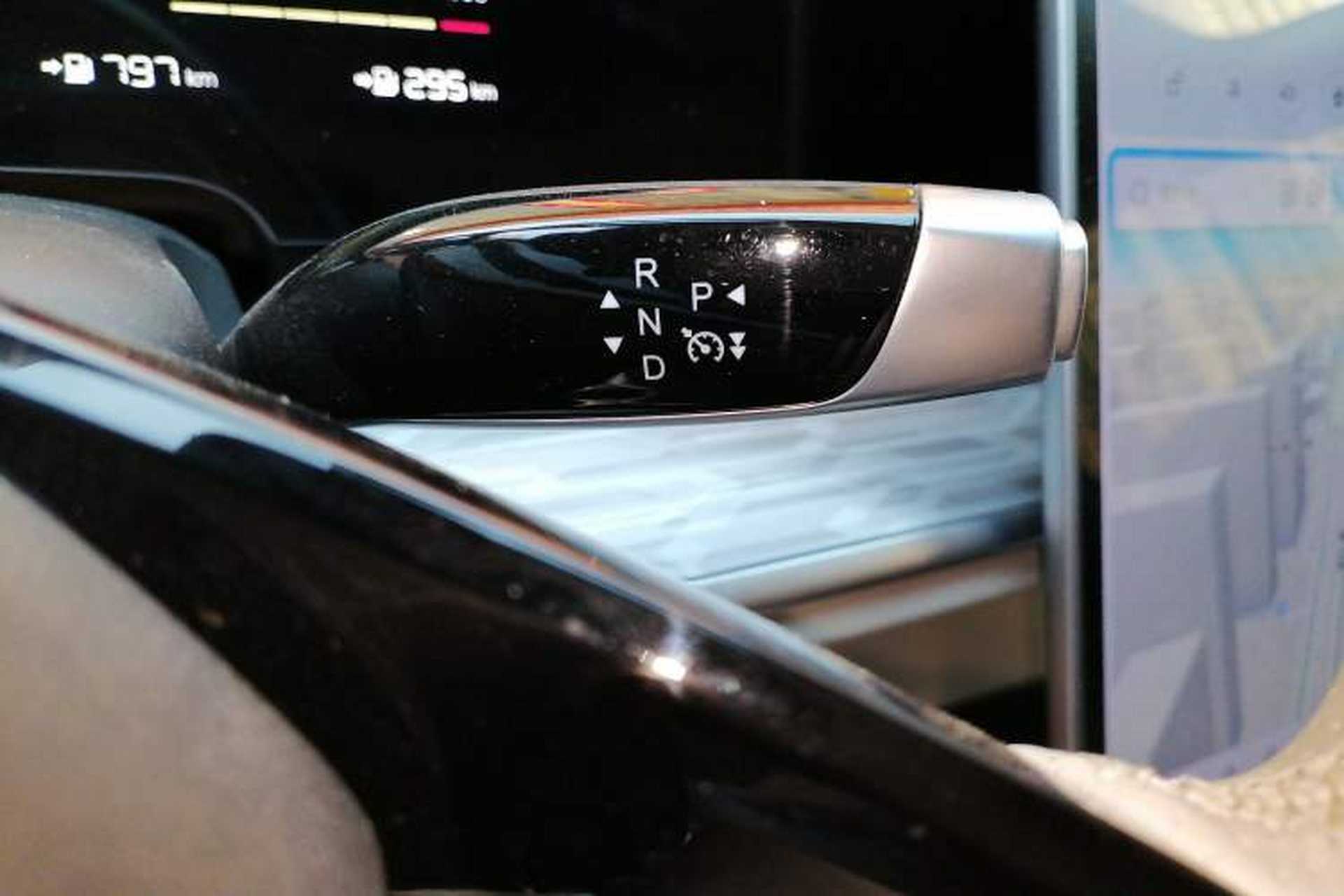 Used NETA S 2022 Extended-Range Version 1160 km Range Rear-Wheel Drive Mid-Grade Gear Lever