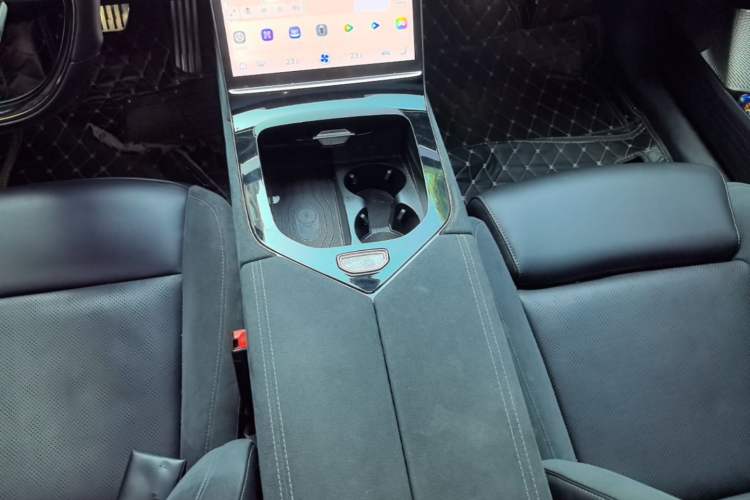 Used NETA S 2022 All-Electric 650 km Four-Wheel Drive Premium Version Gear Lever