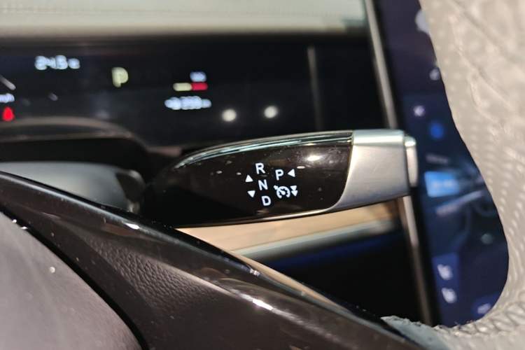 Used NETA S 2022 All-Electric 715 km Range Rear-Drive Deluxe Version Gear Lever