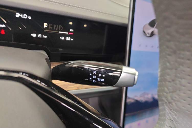 Used NETA S 2022 Extended-Range Version 1160 km Range Rear-Wheel-Drive Compact Edition Gear Lever