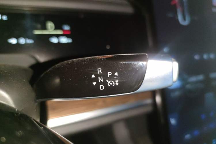 Used NETA S 2022 Extended-Range Version 1160 km Range Rear-Wheel-Drive Compact Edition Gear Lever