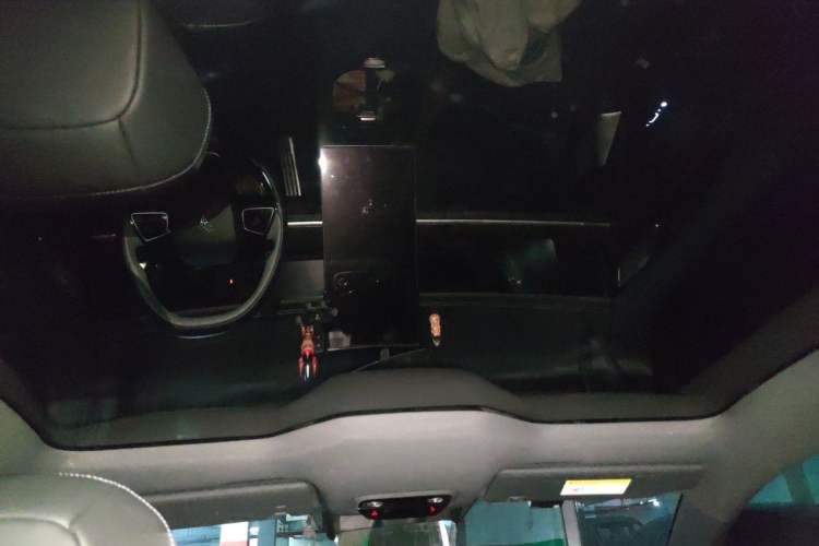 Used NETA S 2022 Extended-Range Version 1160 km Range Rear-Wheel-Drive Compact Edition Headliner