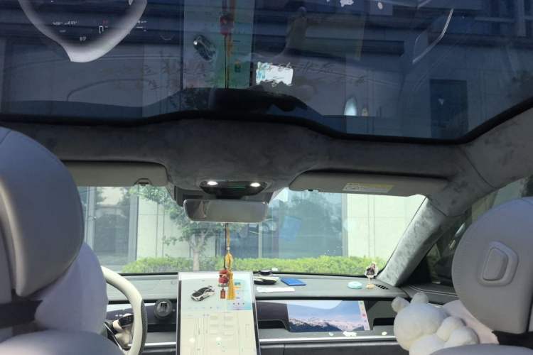 Used NETA S 2022 Extended-Range Version 1160 km Range Rear-Wheel Drive Mid-Grade Headliner
