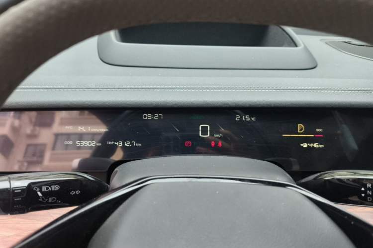 Used NETA S 2022 Pure Electric 715 km Range Rear-Wheel Drive Mid-Range Version Instrument Cluster