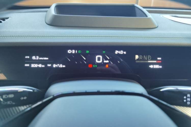 Used NETA S 2022 All-Electric 650 km Four-Wheel Drive Flagship Edition Instrument Cluster