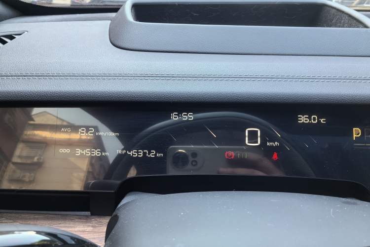 Used NETA S 2022 All-Electric 650 km Four-Wheel Drive Premium Version Instrument Cluster