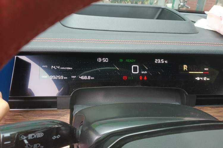 Used NETA S 2022 All-Electric 715 km Range Rear-Drive Deluxe Version Instrument Cluster