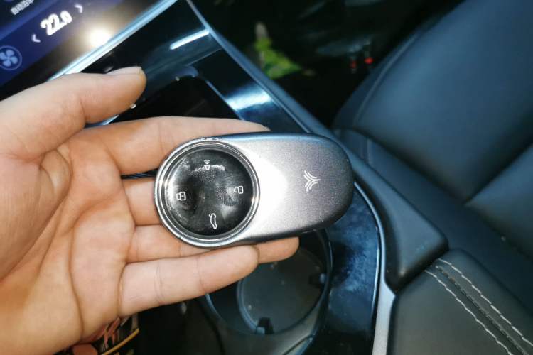 Used NETA S 2022 Extended-Range Version 1160 km Range Rear-Wheel Drive Mid-Grade Interior 1