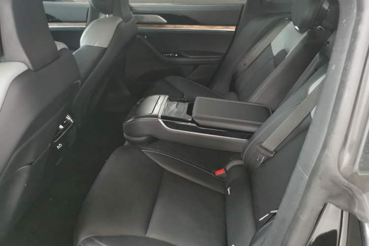 Used NETA S 2022 Extended-Range Version 1160 km Range Rear-Wheel Drive Mid-Grade Interior 4