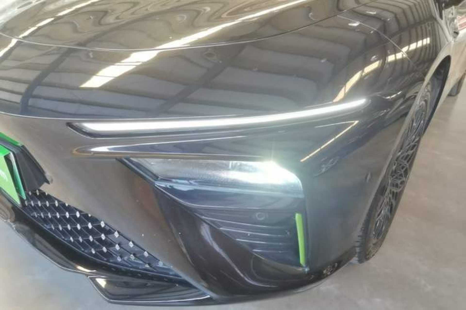 Used NETA S 2022 All-Electric 650 km Four-Wheel Drive Flagship Edition Left Front Headlight