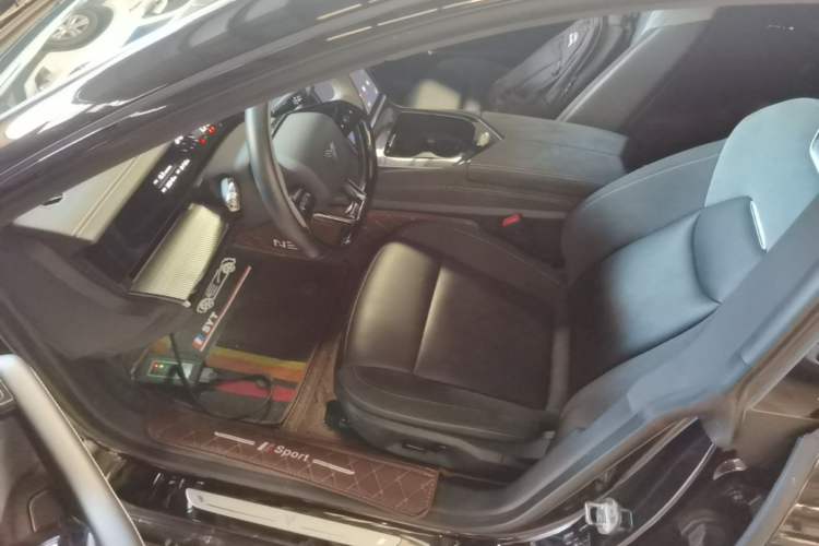 Used NETA S 2022 All-Electric 650 km Four-Wheel Drive Flagship Edition Left Front Seat