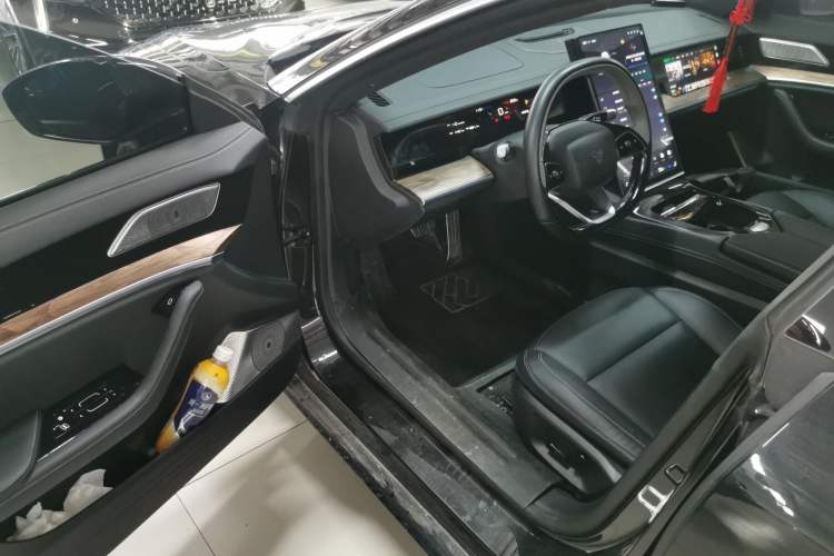 Used NETA S 2022 Extended-Range Version 1160 km Range Rear-Wheel Drive Mid-Grade Left Front Seat