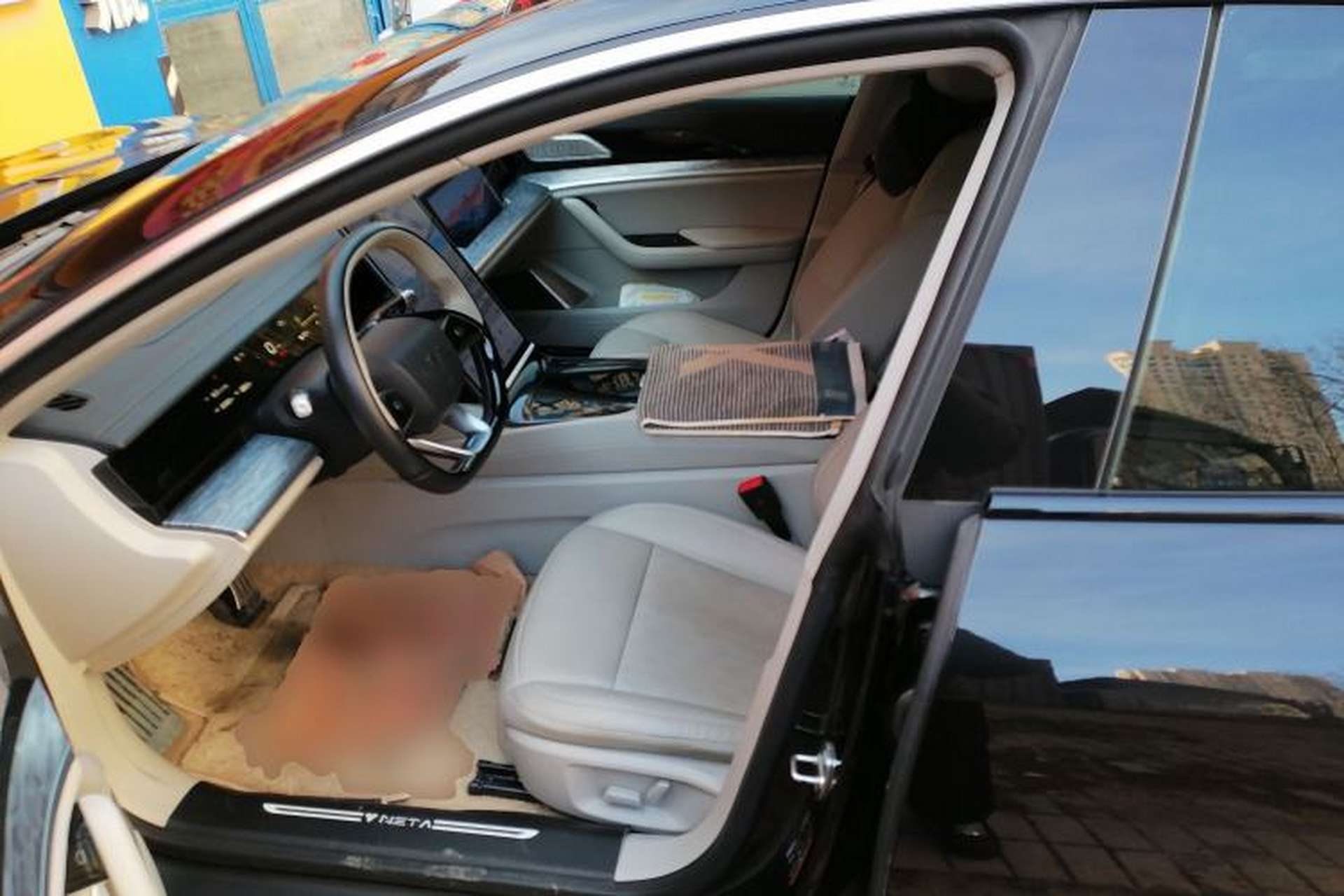Used NETA S 2022 Extended-Range Version 1160 km Range Rear-Wheel Drive Mid-Grade Left Front Seat