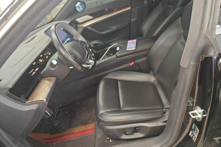 Used NETA S 2022 Extended-Range Version 1160 km Range Rear-Wheel-Drive Compact Edition Left Front Seat