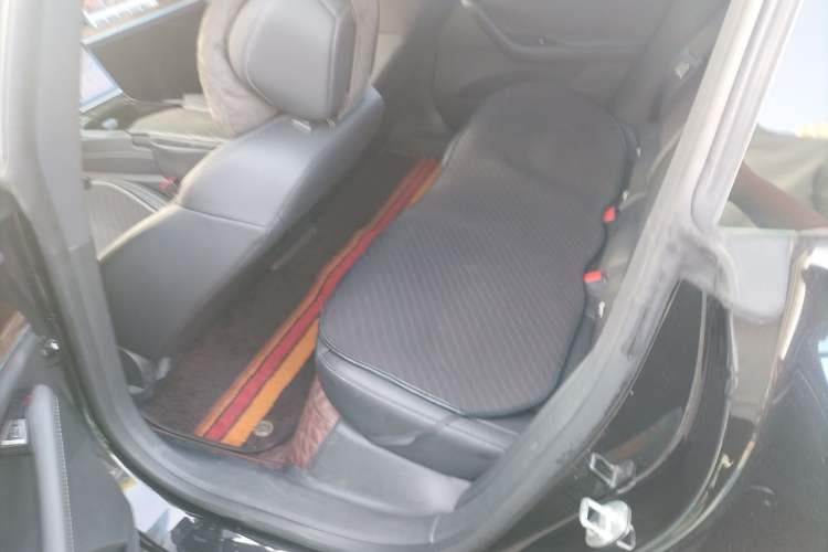 Used NETA S 2022 Extended-Range Version 1160 km Range Rear-Wheel-Drive Compact Edition Left Rear Seat