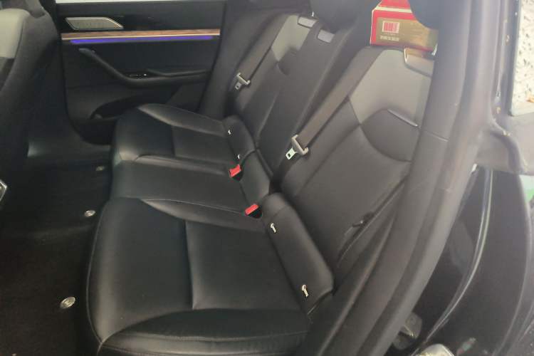 Used NETA S 2022 Extended-Range Version 1160 km Range Rear-Wheel Drive Mid-Grade Left Rear Seat