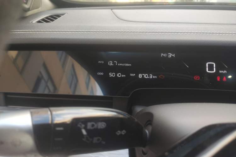 Used NETA S 2022 Extended-Range Version 1160 km Range Rear-Wheel Drive Mid-Grade Odometer Close Up