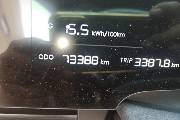 Used NETA S 2022 All-Electric 715 km Range Rear-Drive Deluxe Version Odometer Close Up