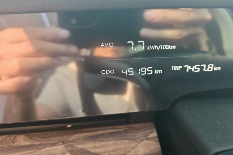 Used NETA S 2022 Extended-Range Version 1160 km Range Rear-Wheel-Drive Compact Edition Odometer Close Up