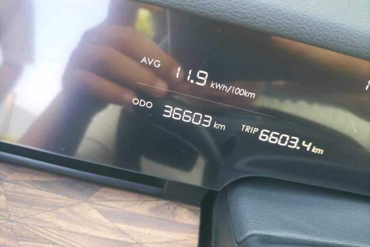 Used NETA S 2022 Extended-Range Version 1160 km Range Rear-Wheel-Drive Compact Edition Odometer Close Up