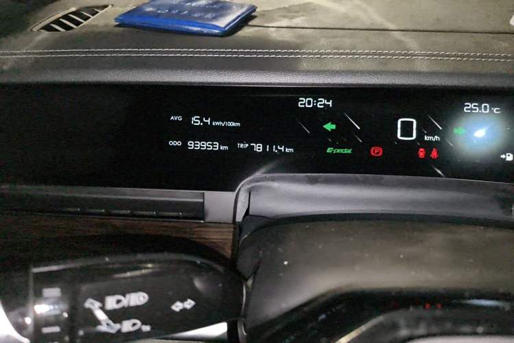 Used NETA S 2022 Extended-Range Version 1160 km Range Rear-Wheel-Drive Compact Edition Odometer Close Up