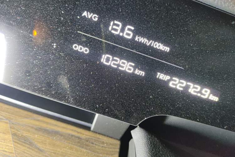 Used NETA S 2022 Pure Electric 715 km Range Rear-Wheel Drive LiDAR Version Odometer Close Up