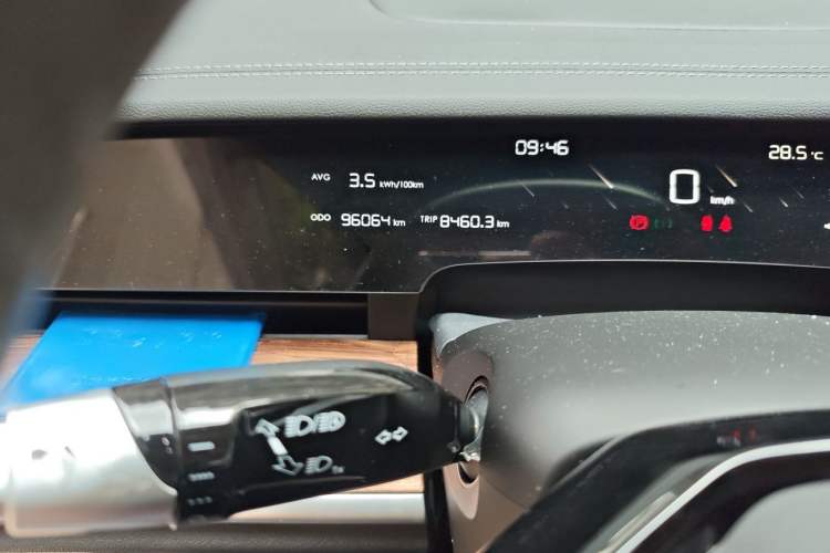 Used NETA S 2022 Extended-Range Version 1160 km Range Rear-Wheel-Drive Compact Edition Odometer Close Up