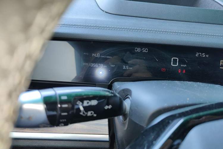 Used NETA S 2022 Pure Electric 715 km Range Rear-Wheel Drive Mid-Range Version Odometer Close Up